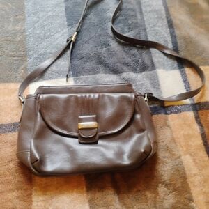 Elegant Brown Leather Shoulder Bag